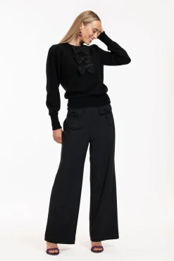 Bowina pullover - black