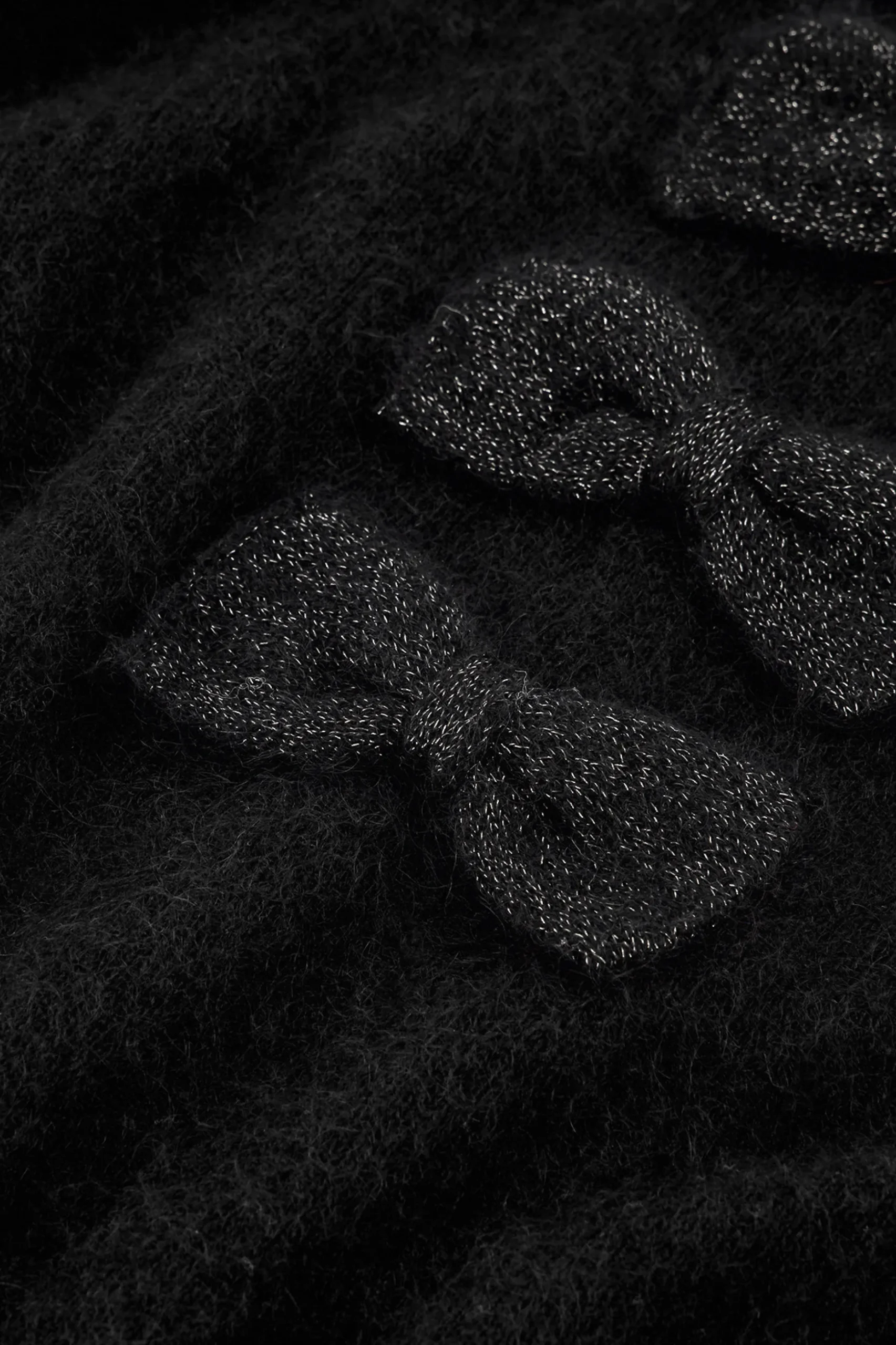 Bowina pullover - black