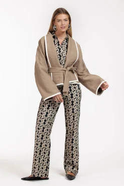 Eden signature blouse - latte/black