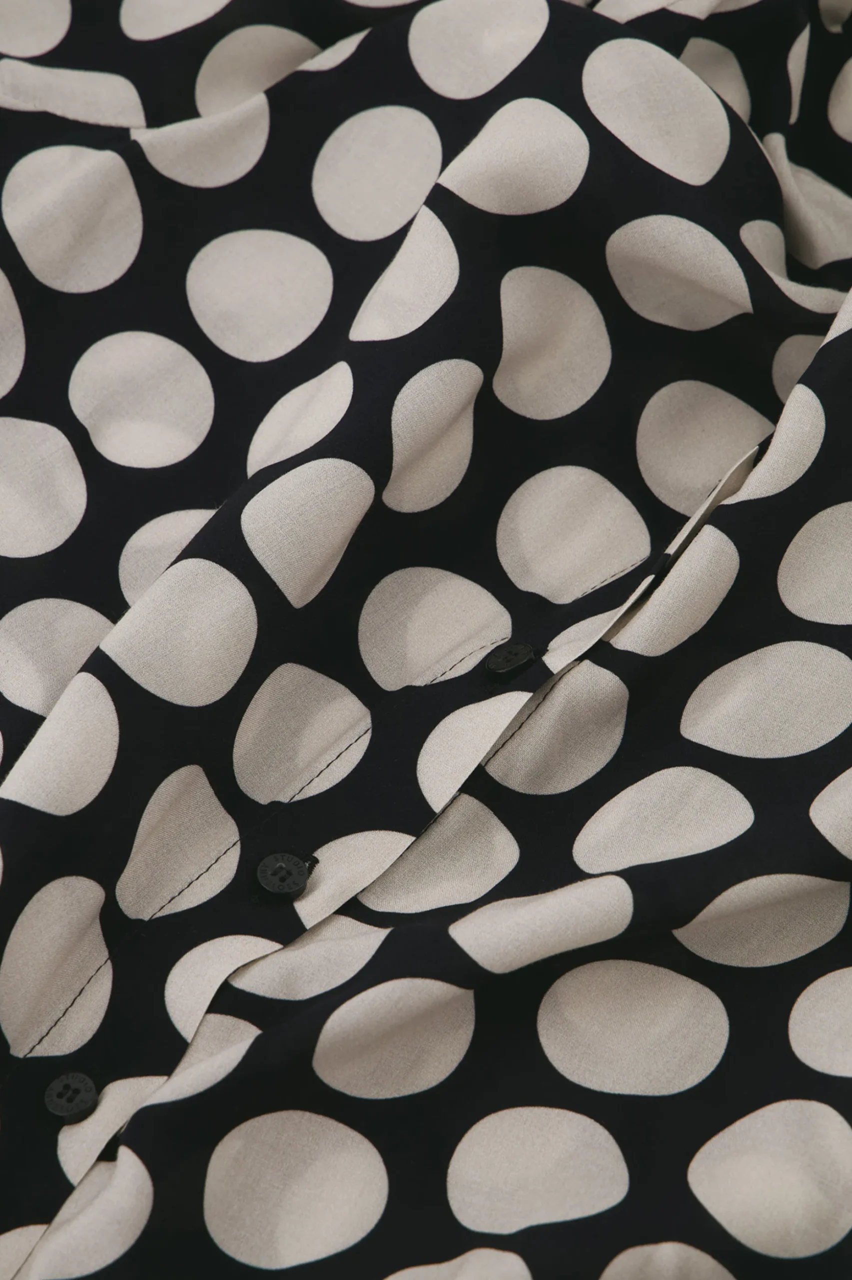 Jean big dot blouse - black/off white