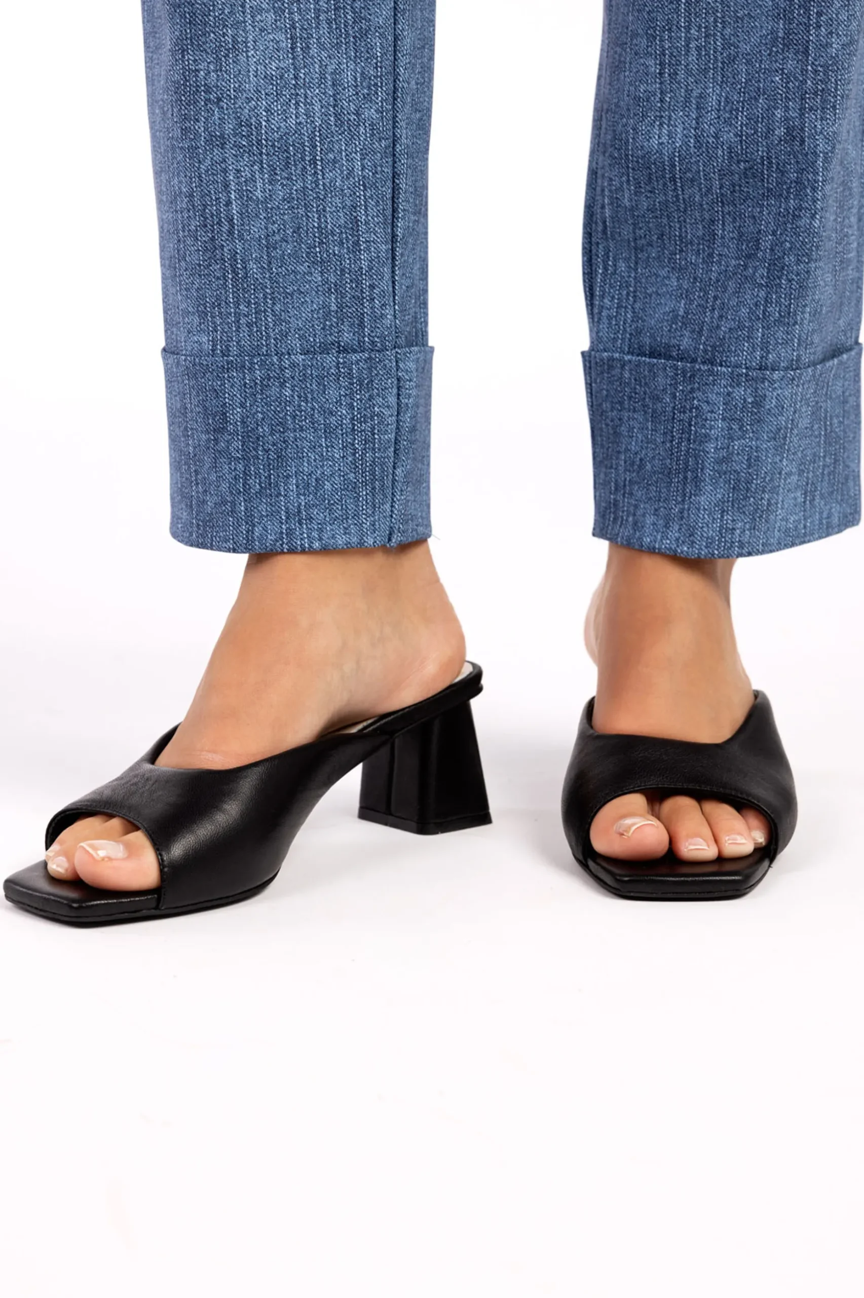 Maureen mid heel sandals - black