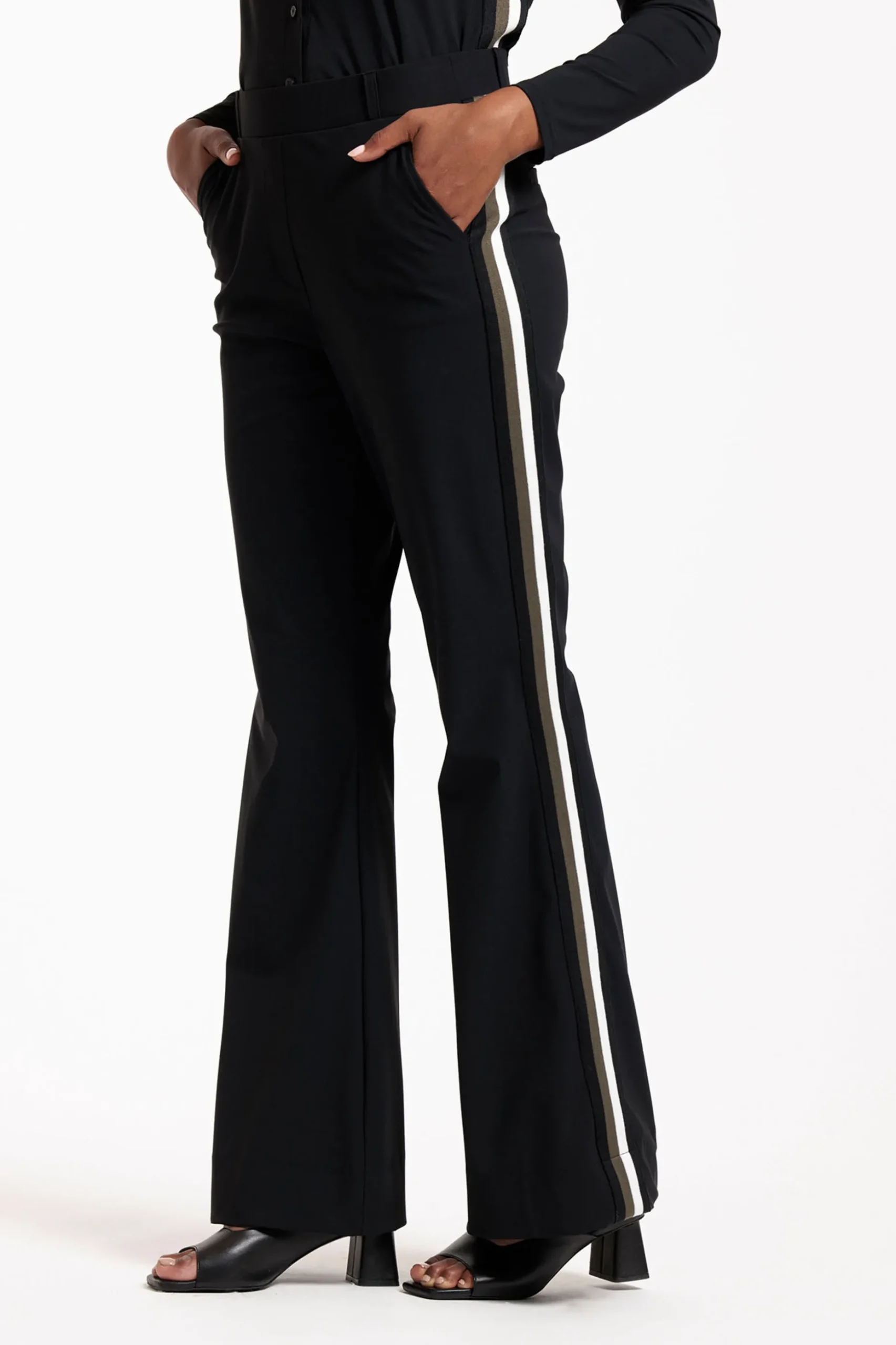 Noa flair tape trousers - black