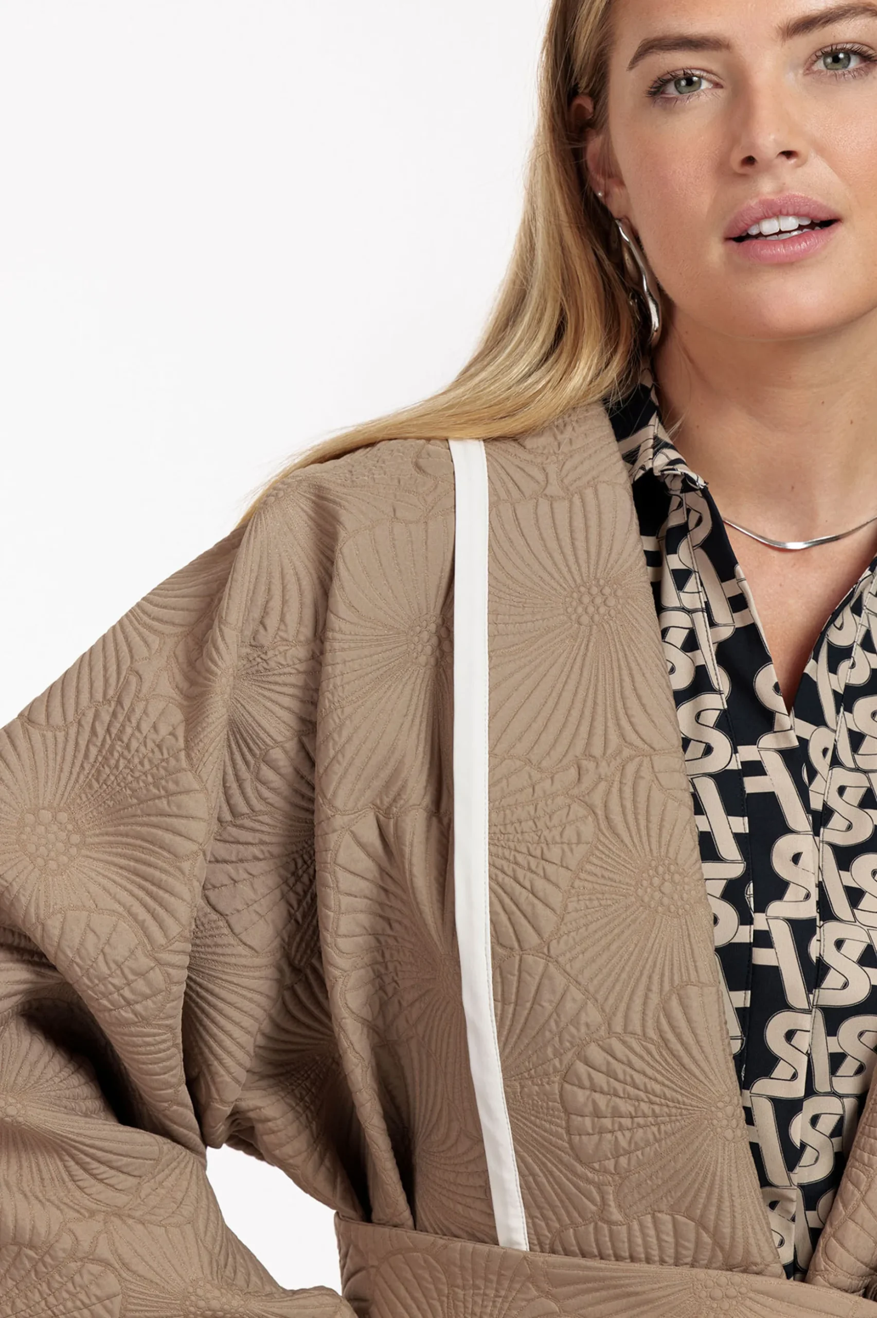 Oralee flower jacquard jacket - latte