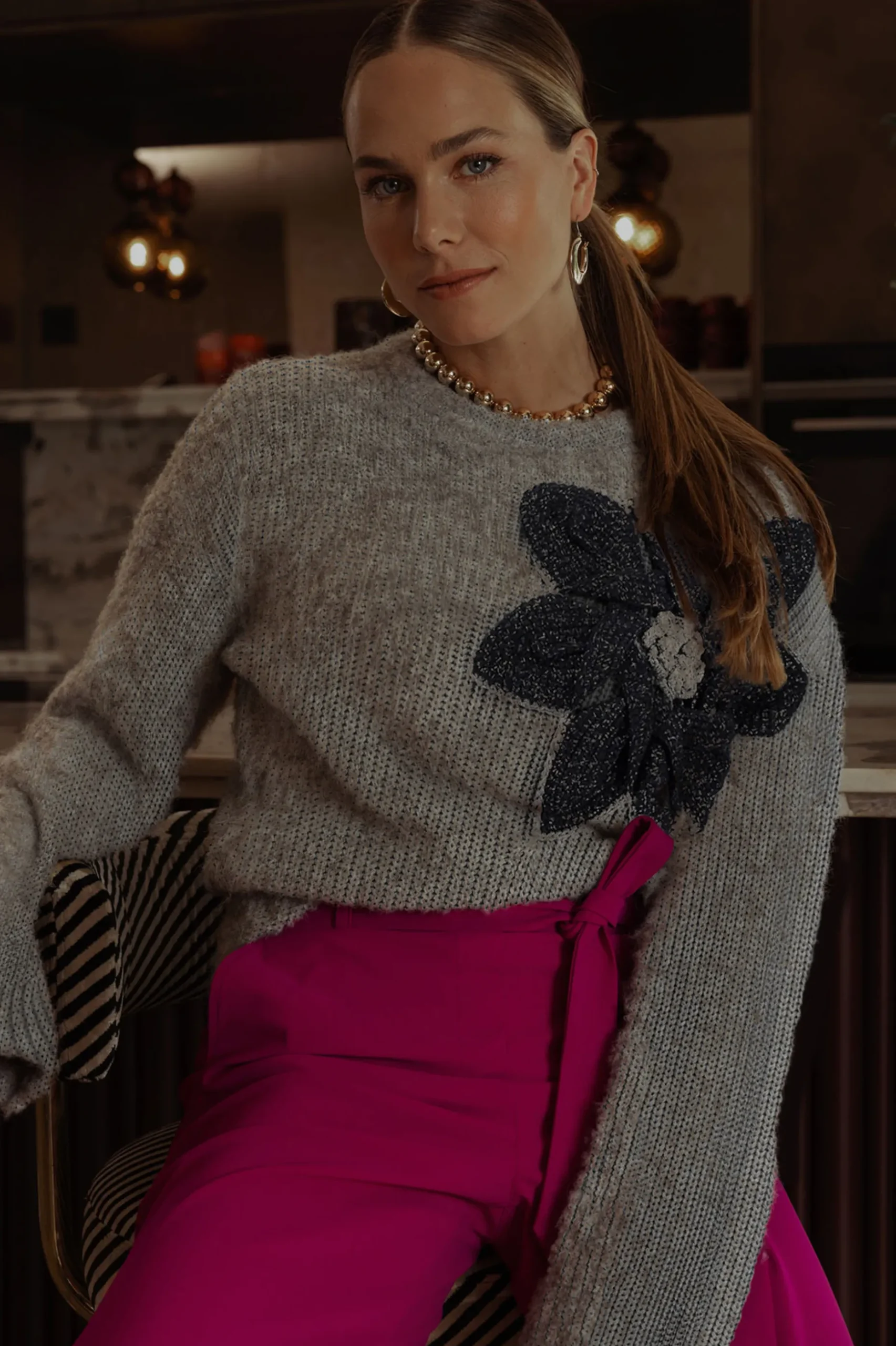 Valerie chunky flower pullover - grey melange