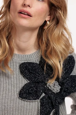Valerie chunky flower pullover - grey melange