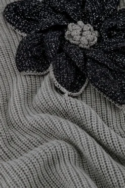Valerie chunky flower pullover - grey melange